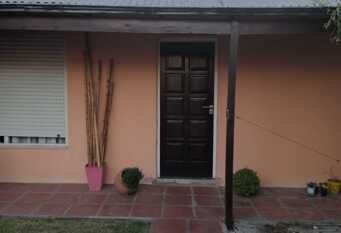 Foto 1 de la galería de Alsina.. Casa amueblada confortable en Tandil