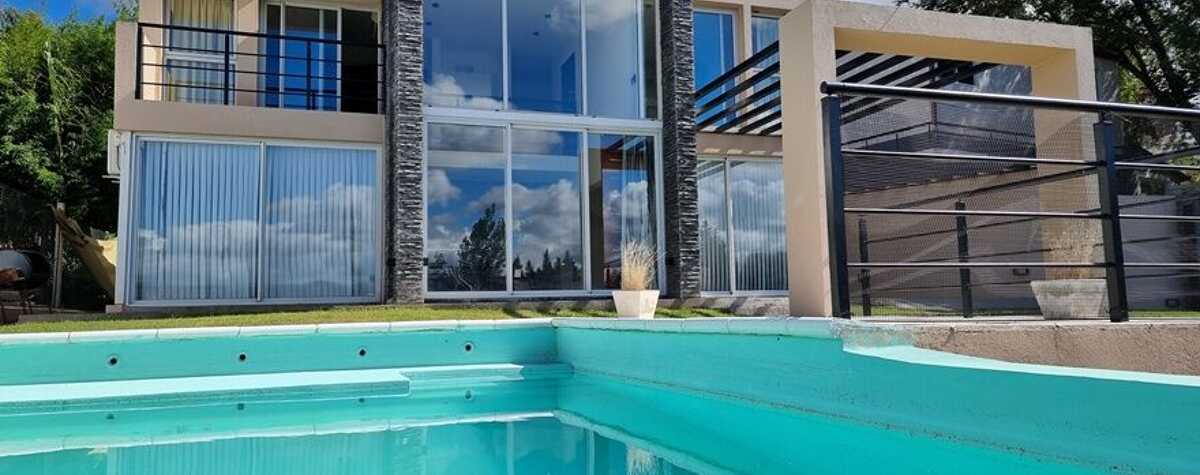 Foto principal de Casa moderna con vista al lago en Villa Carlos Paz