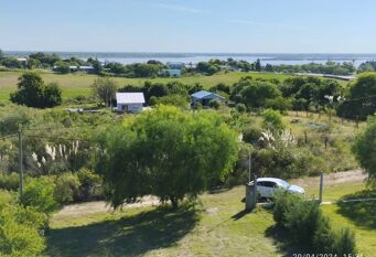 Foto 1 de la galería de Casa Quinta con fantástica vista al Río en Aldea Brasilera