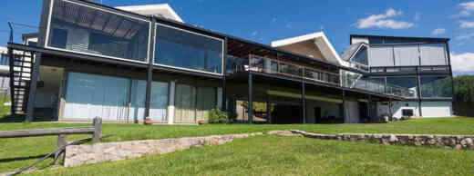 Foto 1 de Casa con vista al lago, pileta y jacuzzi Carlos Paz by Lofty en Villa Carlos Paz