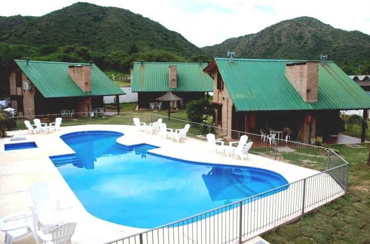 Foto principal de Hotel y Cabañas Brisas de Oro en Villa Carlos Paz