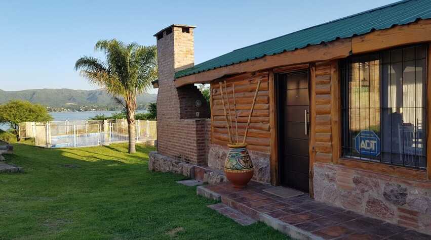 Foto principal de Cabaña Lago Azul (sobre la Playa del Lago) en Villa Carlos Paz