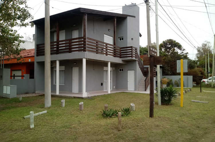 Foto principal de Casas Las Ballenas- a 100 mts del mar! en Monte Hermoso