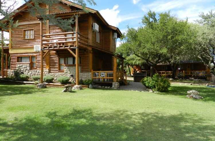 Foto principal de Rincón de los Troncos Complejo de Cabañas en Villa De Merlo