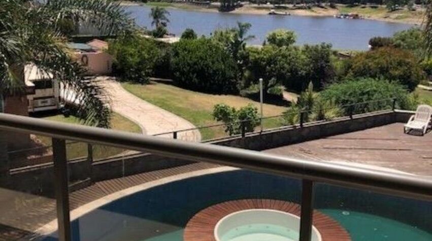 Foto principal de Casa Frente al Lago en Villa Suiza en Villa Carlos Paz
