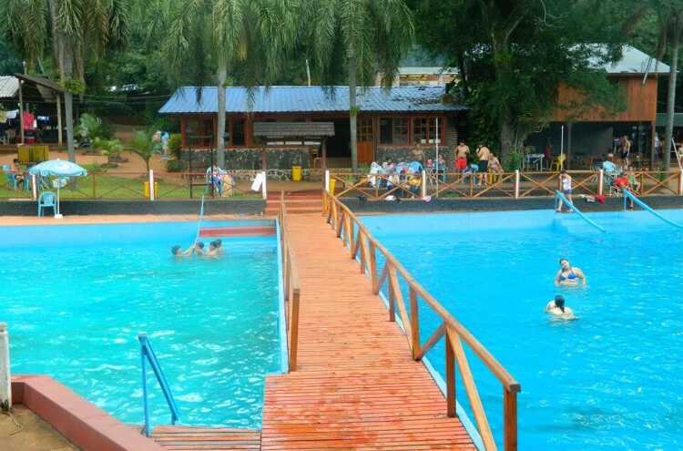 Foto principal de Baden Baden Complejo de Cabañas & Camping en Jardin America