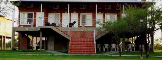 Foto 1 de El Remanso del Chaná Complejo de Bungalows en Gualeguaychú