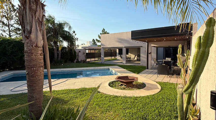 Foto principal de Gran casa con piscina y jacuzzi, premium. en Gualeguaychú