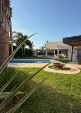 Foto 2 de la galería de Gran casa con piscina y jacuzzi, premium. en Gualeguaychú