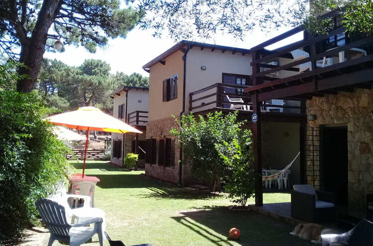 Foto principal de Mirando al Bosque Complejo de Cabañas en Villa Gesell