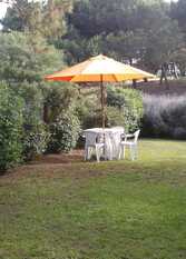 Foto 4 de Mirando al Bosque Complejo de Cabañas en Villa Gesell