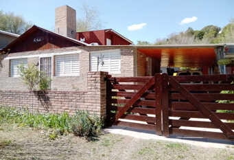Foto 1 de la galería de Cabañas Balneario Huerta Grande en Huerta Grande