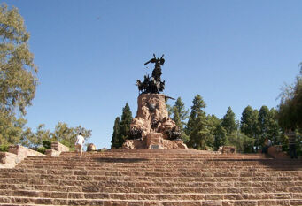 Foto 1 de la galería de Depto. Frente al Parque y Lago - Plena Ciudad en Ciudad De Mendoza