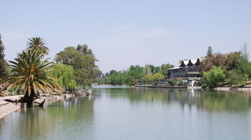 Foto principal de Depto. Frente al Parque y Lago - Plena Ciudad en Ciudad De Mendoza