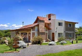 Foto 1 de la galería de El Portillo Complejo de Cabañas & Habitaciones en Villa General Belgrano