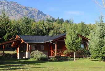 Foto 1 de la galería de Las Nubes piscina interior y exterior en Las Golondrinas