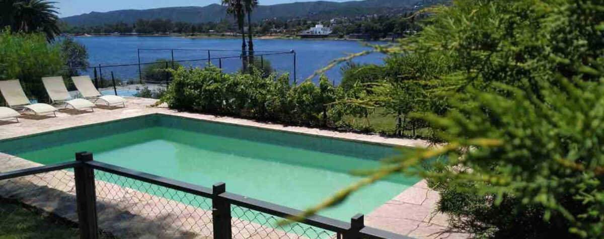 Foto principal de Casa frente al Lago con Pileta - 14 personas - by Lofty en Villa Carlos Paz