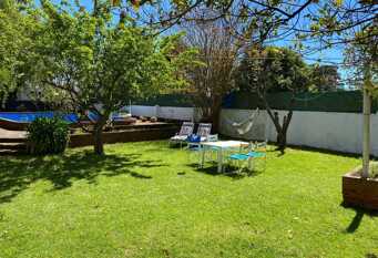 Foto 1 de la galería de Casa con pileta para 9 personas en Santa Clara Del Mar