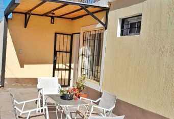 Foto 1 de la galería de LA CASITA hogar, patio y asador en Godoy Cruz