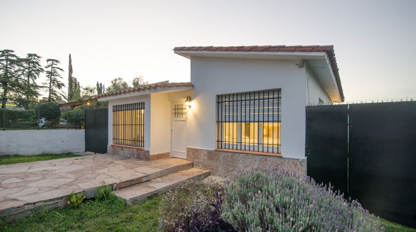 Foto principal de Casa entera en VCP con Pileta exclusiva y Quincho  en Villa Carlos Paz