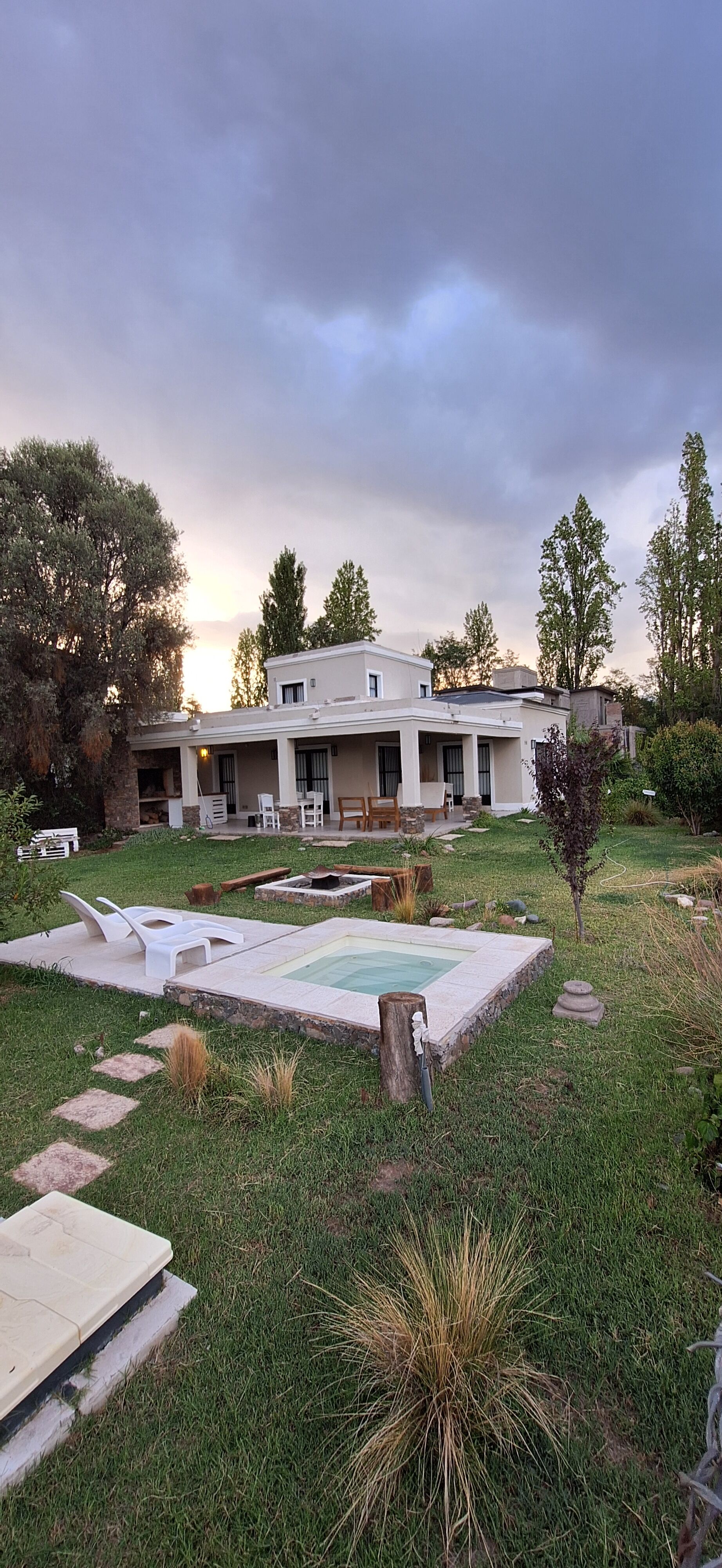 CASA AMPLIA CON VIÑEDO Y JACUZZI, Casa en Lujan De Cuyo para 6 personas ...