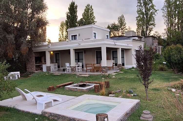 Foto principal de CASA AMPLIA CON VIÑEDO Y JACUZZI en Lujan De Cuyo