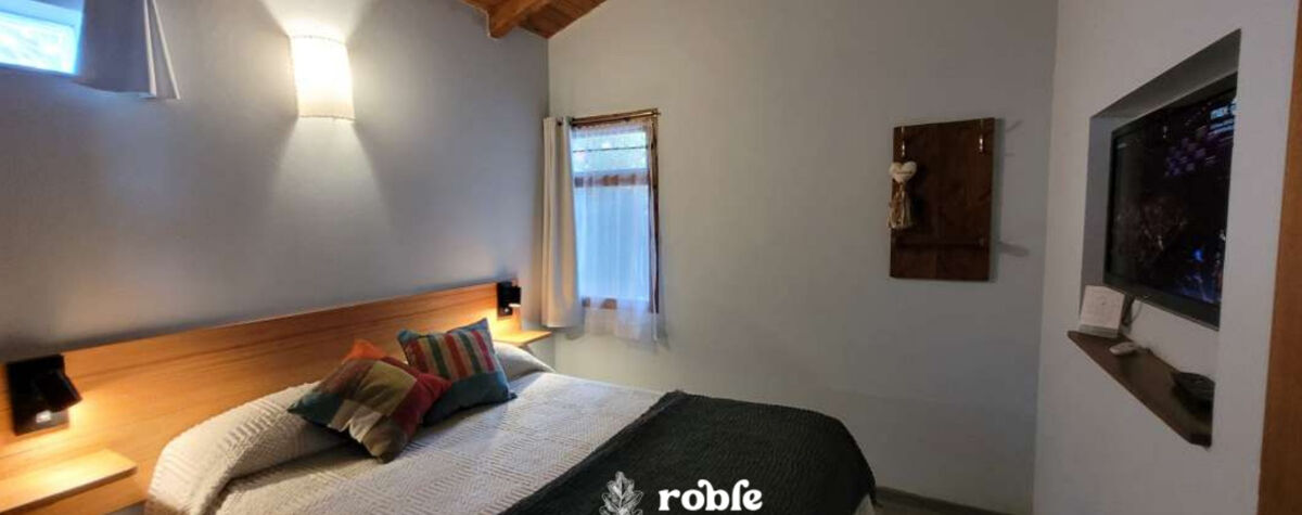 Foto principal de HOSPEDAJE  ROBLE CLARO cerca Playa Bonita en San Carlos De Bariloche