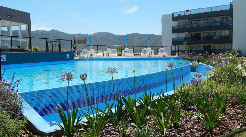 Foto principal de Departamento a 10 km Carlos Paz  2 adultos. Piscina Cochera  en Villa Parque Síquiman