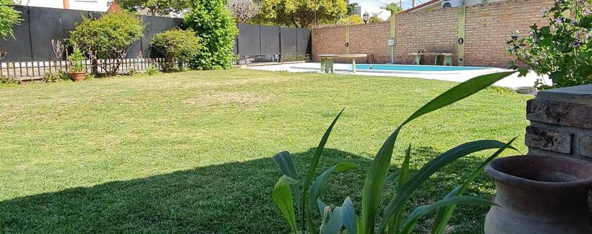 Foto principal de Casona esquina en Villa Carlos Paz