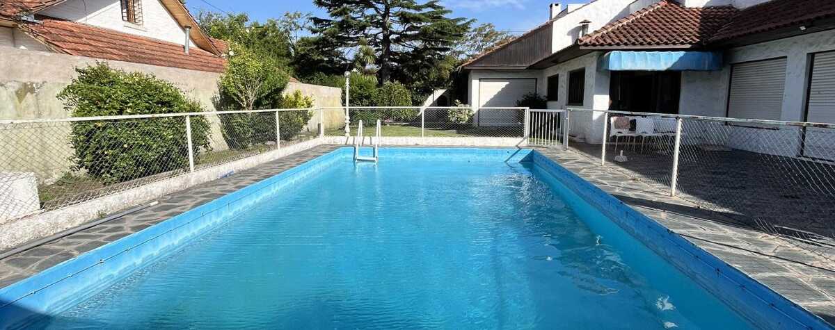 Foto principal de Excelente casa con pileta, parrilla, pool y cochera en Mar Del Plata