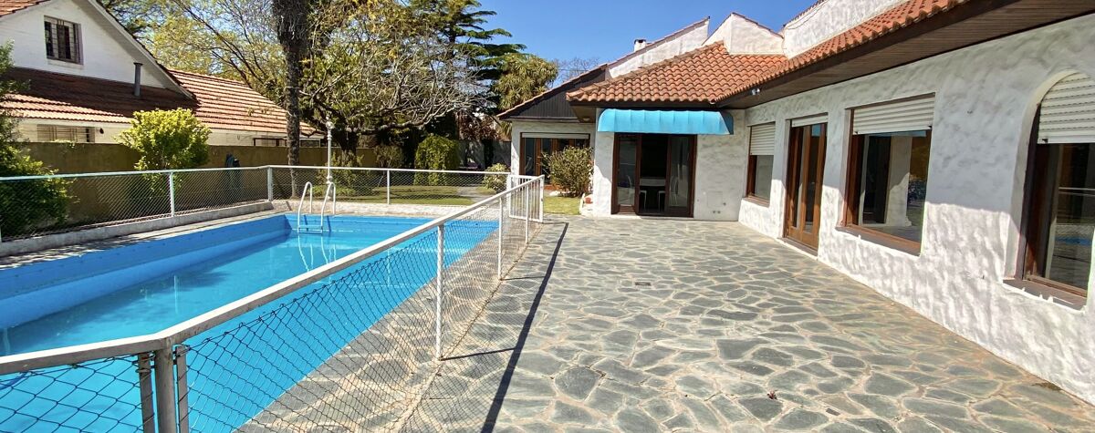 Foto principal de Excelente casa con pileta, parrilla, pool y cochera en Mar Del Plata