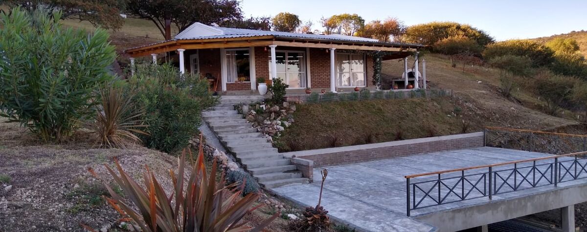 Foto principal de Cabañas Cerro del Colibrí. en Alpa Corral