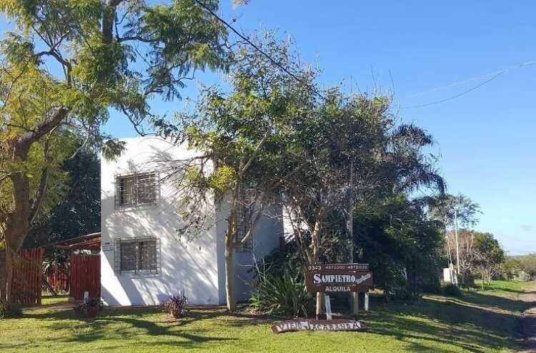 Foto principal de Cabañas Viejo Jacarandá en Villa Urquiza