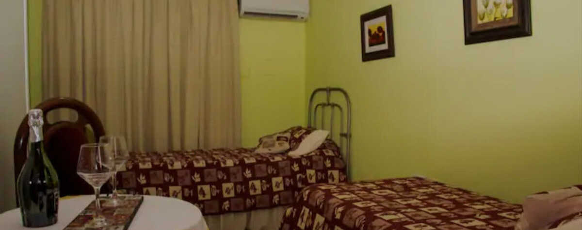 Foto principal de Suite con baño privado y cochera en Ciudad De Córdoba