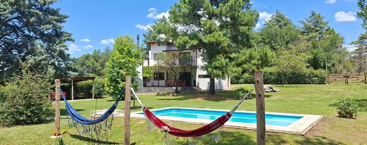 Foto principal de La 7 de Abril - Casa de campo con gran parque y pileta en Casa Grande