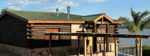 Foto 1 de CABAÑA ARI (A ORILLAS DEL LAGO) en Villa Carlos Paz