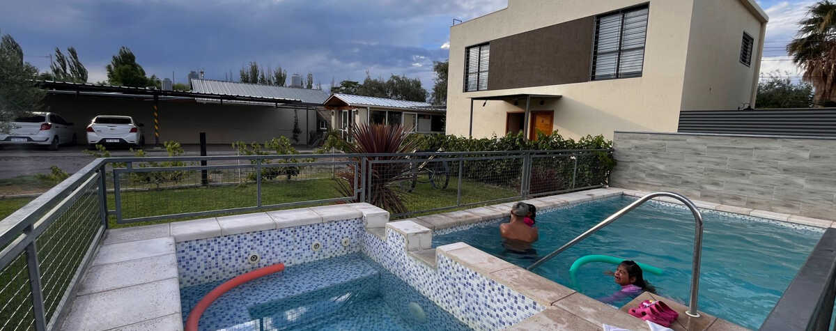 Foto principal de Departamentos y monoambiente con pileta en complejo privado en Maipu