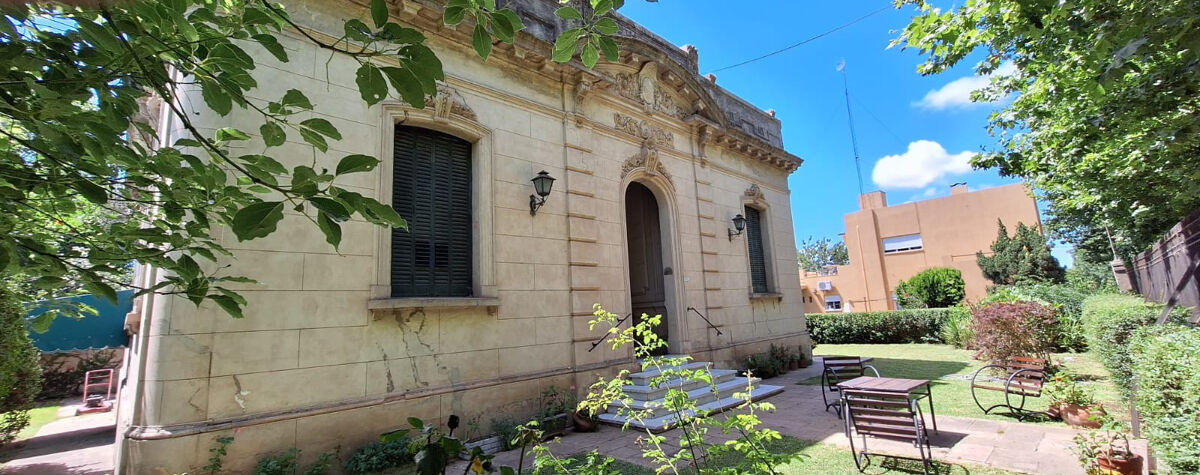 Foto principal de Casa Antigua Considerada Patrimonio Historico en Capitan Sarmiento