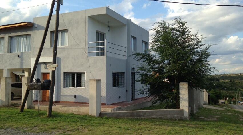 Foto principal de Apartamentos Anahí en Villa Parque Síquiman