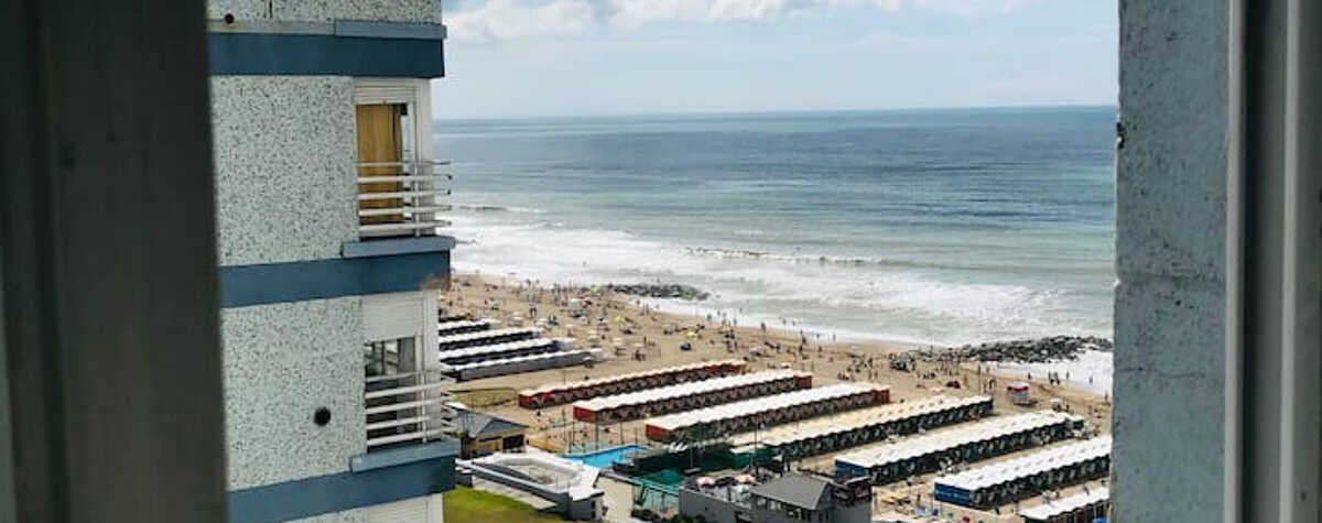 Foto principal de DEPARTAMENTO MODERNO con Vista 180 frente al mar en Miramar