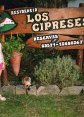 Foto 3 de la galería de Chalet Residencia Los Cipreses en Embalse