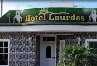 Foto 1 de la galería de Hotel Lourdes en La Para