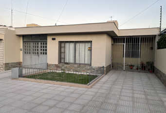 Foto 1 de la galería de Departamento con jardin y parrila cerca de parque gral san m en Ciudad De Mendoza