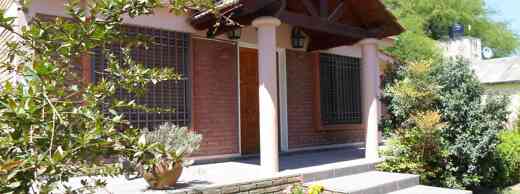 Foto 1 de Amplia Casa y Parque en Villa Carlos Paz