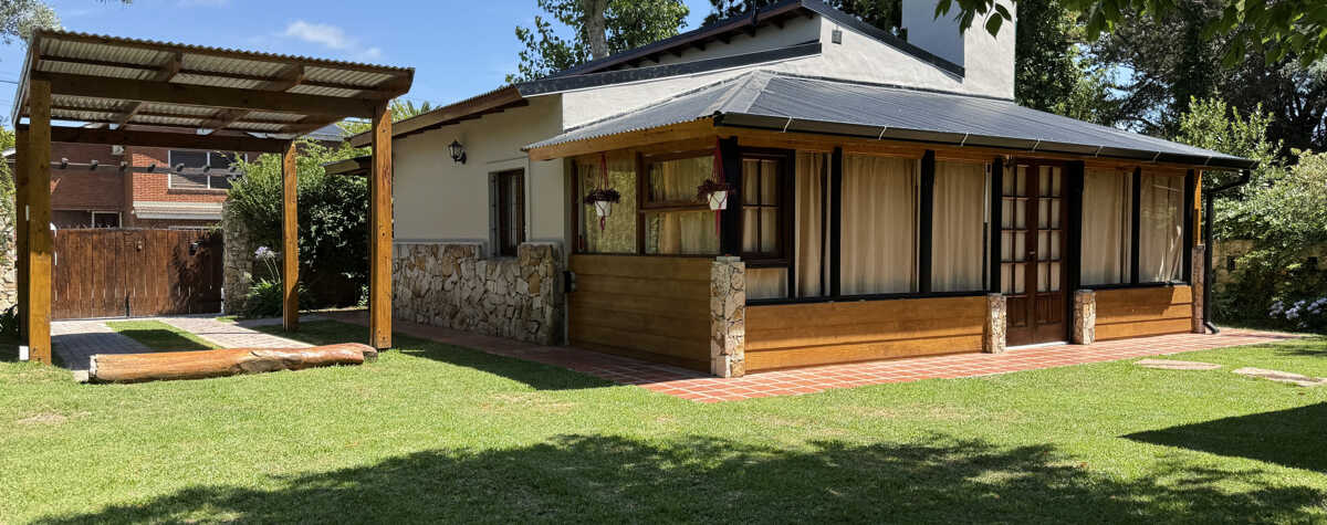 Foto principal de Cabaña Viejo Árbol  z/Centro 5 personas SOLO FAMILIAS en Villa Gesell