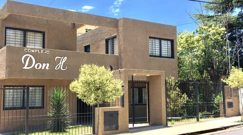 Foto principal de Don H Complejo de Cabañas en Villa Carlos Paz
