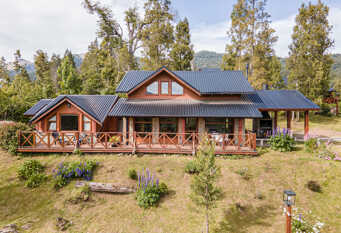 Foto 1 de la galería de Cabañas Lupines en Bahia Kraft en Villa La Angostura